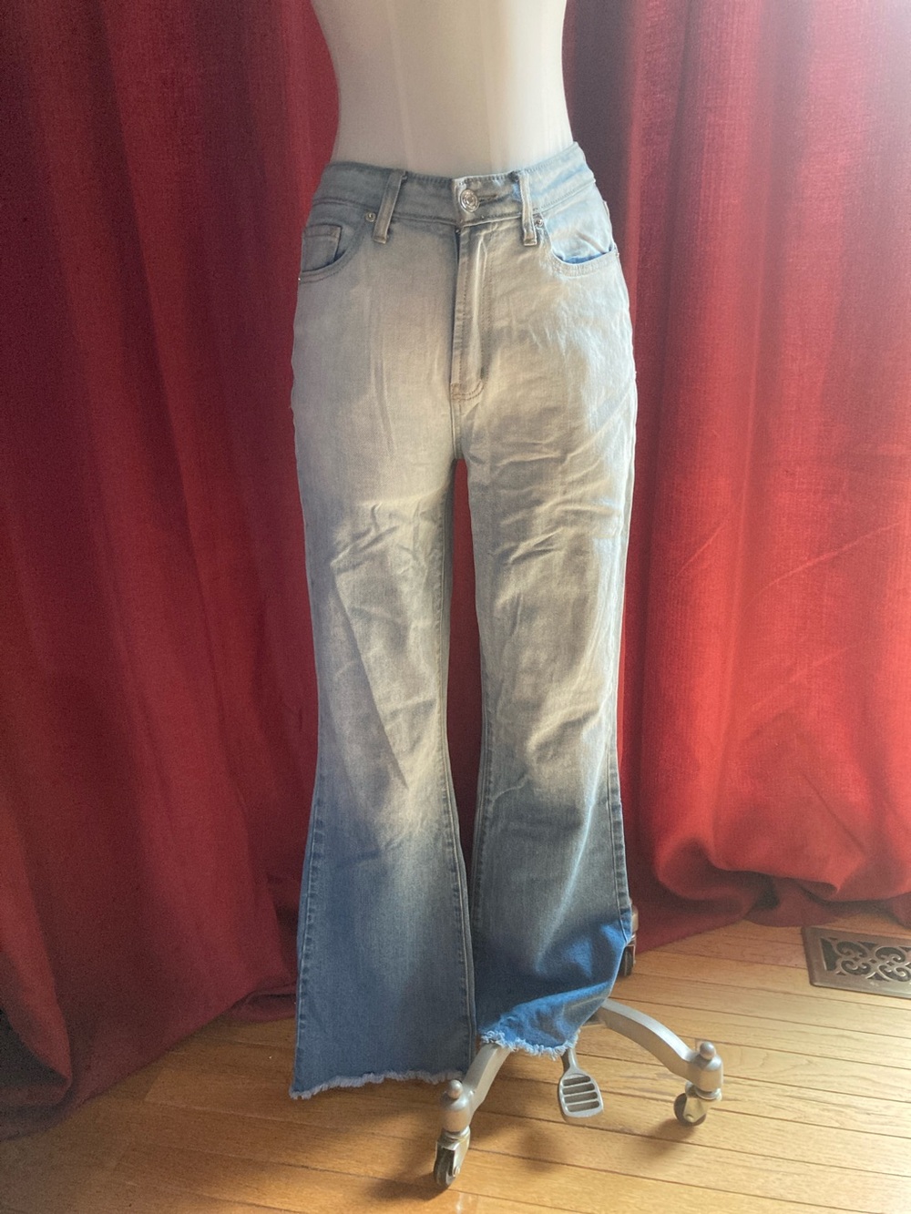 Juicy Couture Light Wash Flared Women’s Jeans